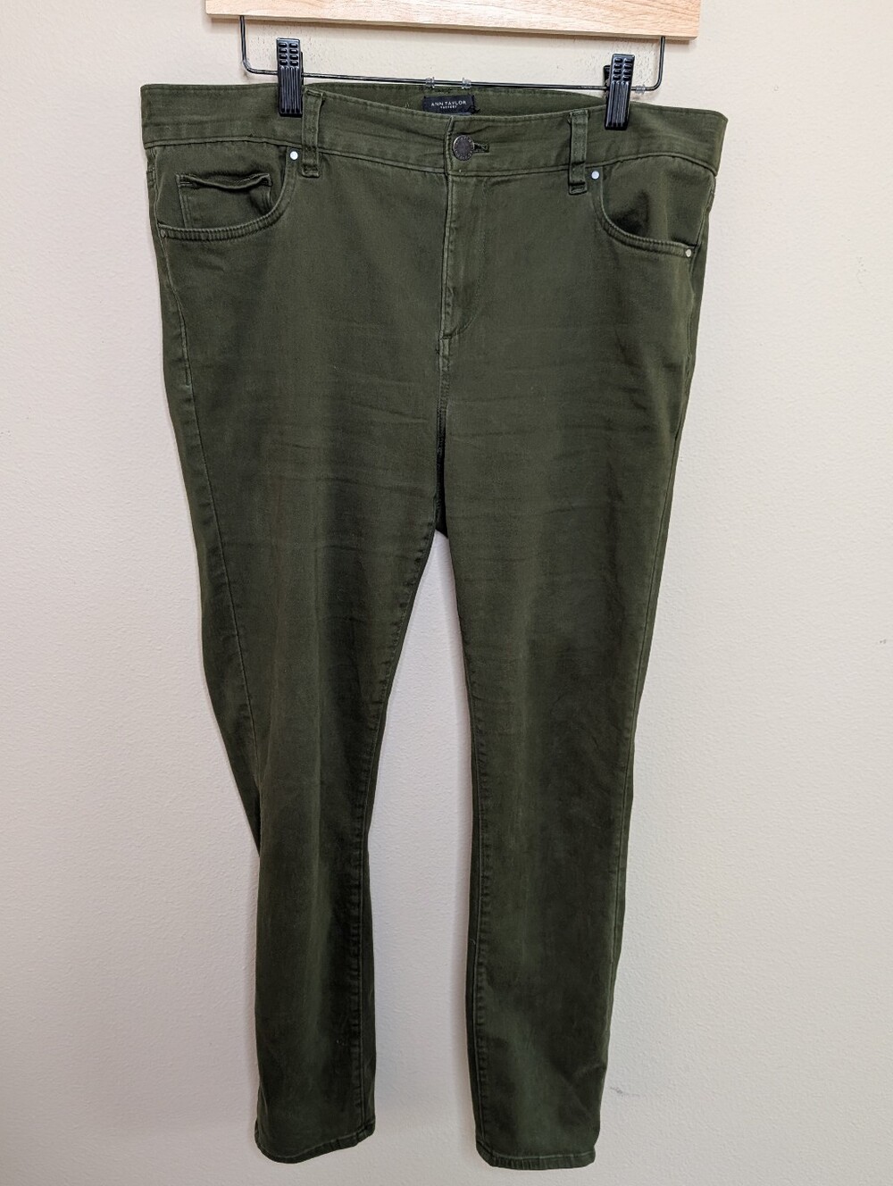 Ann Taylor Modern Fit Moss Green Skinny Pants Size 12‎